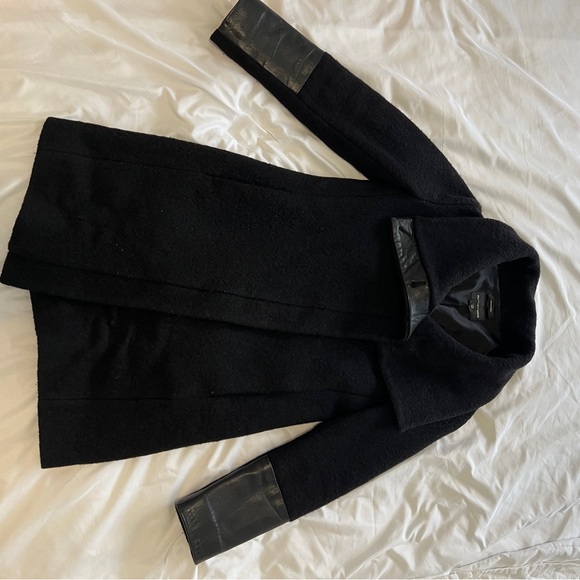 Club Monaco 100% Italian Wool and leather in size XS in black - Picture 2 of 10